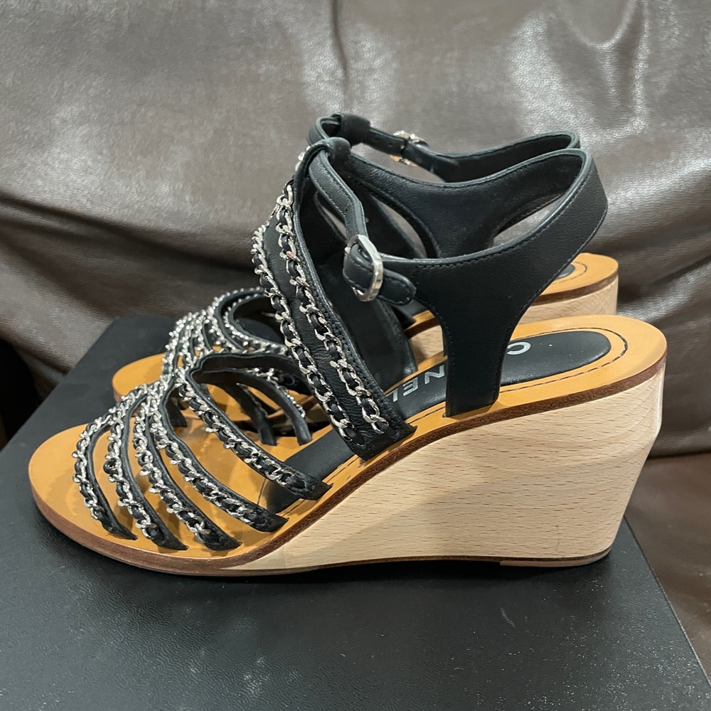 Chanel chain detail wedges - Picture 3 of 6